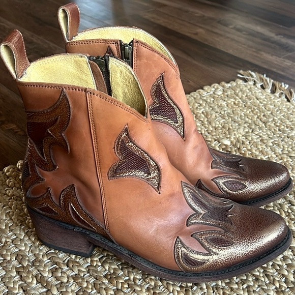 Liberty Black Women’s 9 Ankle Leather Boots Brown Metallic Copper Overlay - Picture 16 of 16